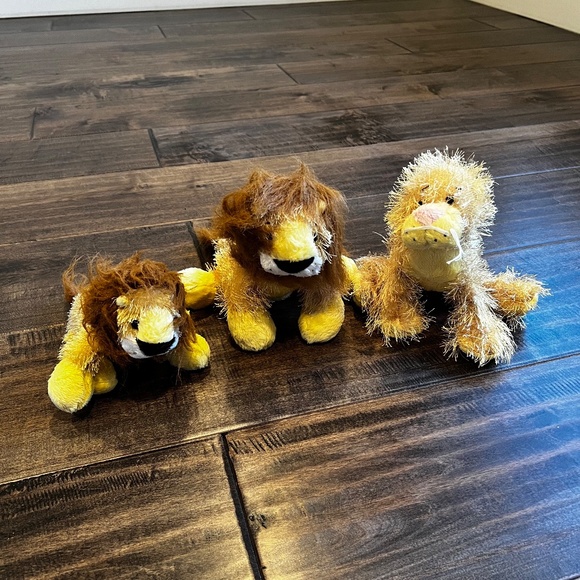 Webkinz World Plush Pets - Picture 2 of 4